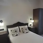 Pansion Nikos 아파트 *