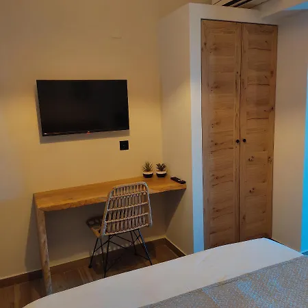 Pansion Nikos * Patitiri