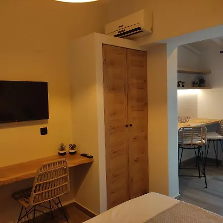 Pansion Nikos Patitiri